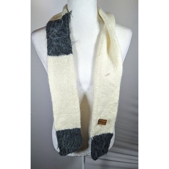 Aerika Peruvian Rustic Cream And Grey Scarf - Picture 5 of 7